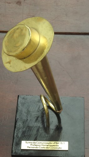 Repetindo a turma de formandos de 2008, os formandos de 2015 homenageram o docente atacado agora pelos ativistas