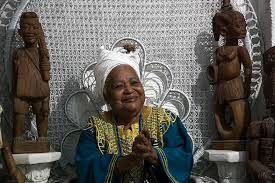Mãe Beata, sacerdotisa baiana com terreiro na Baixada Fluminense (Rio), internacionalmente respeitada