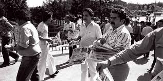 O Lula metalúrgico (de bigode), auxiliado por FHC (centro) em greve no ABC paulista