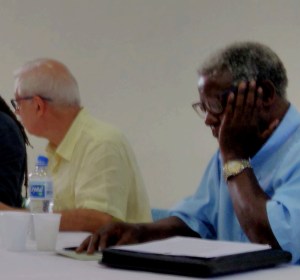 Professor Kabengele Munanga em debate sobre cotas na UFBA semana passada em Salvador, Bahia (foto: Paul Regnier)